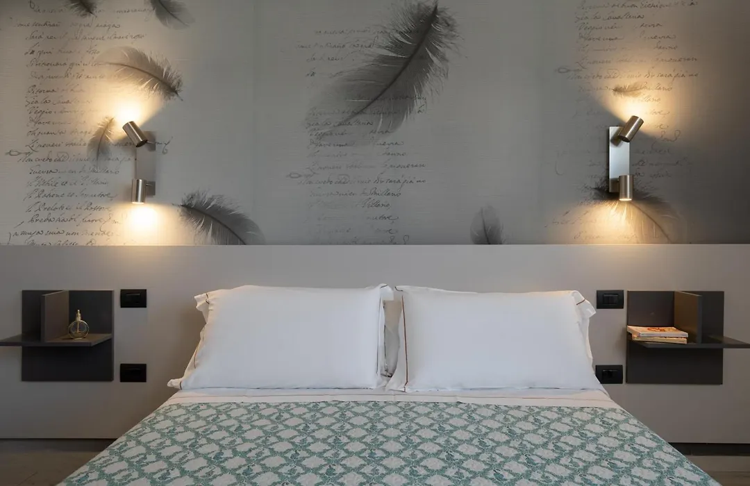 Theodore Rooms-1